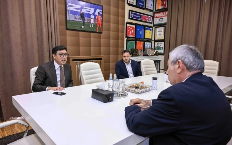 Fərid Qayıbov və Uğur Erdener arasında Azərbaycanda oxatma idmanının inkişafı müzakirə edilib