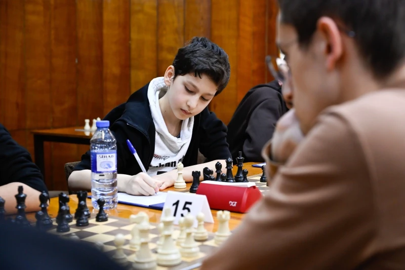 Стартовал шахматный турнир Первой лиги Азербайджана: 40 мужчин и 20 женщин ведут борьбу