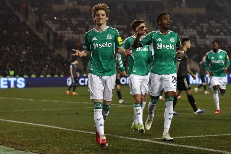 Nyukasl Qarabağla mat&ccedil;a b&ouml;y&uuml;k itkilərlə &ccedil;ıxır