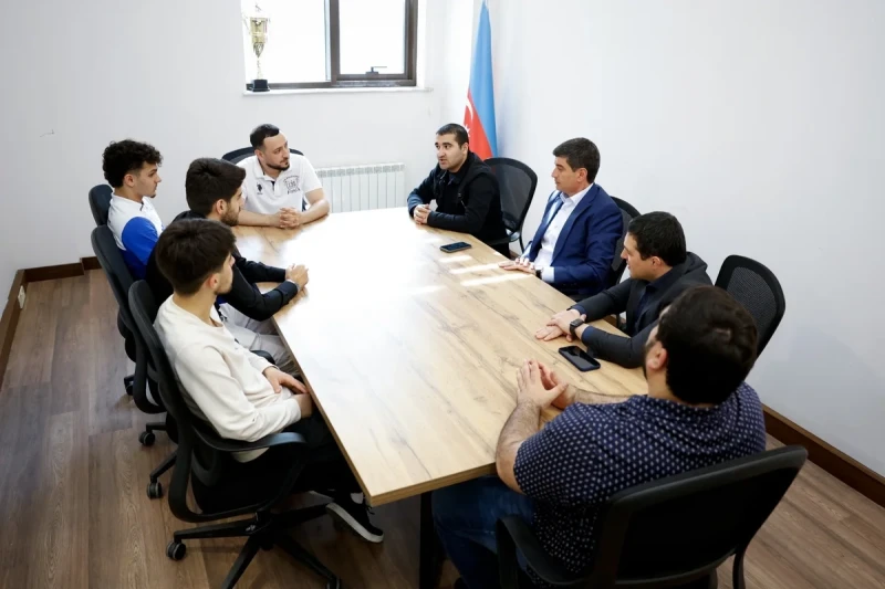 MPK rəhbərliyi Avropa çempionatı və Dünya Seriyasında medal qazanan idmançılarla görüşüb
