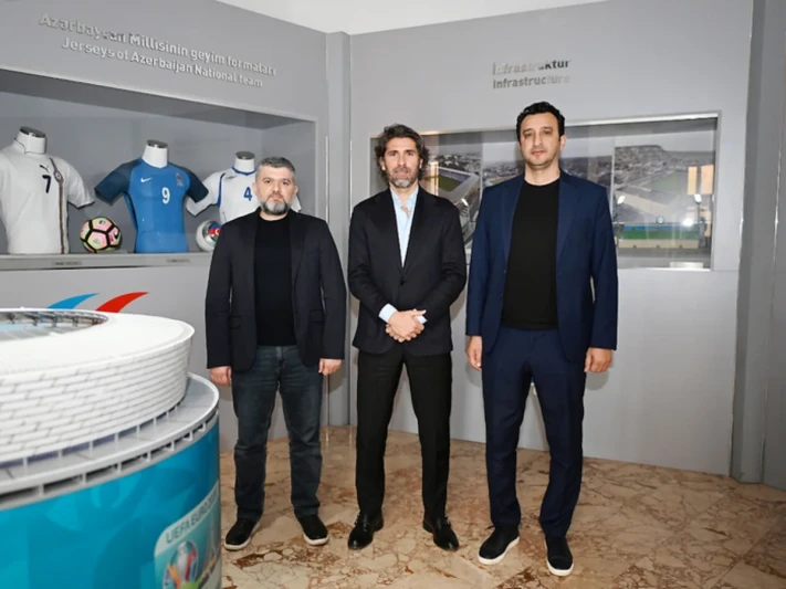 Jülyen Eskude Bakıda AFFA rəsmiləri ilə gənclər futbolunun inkişafını müzakirə edib