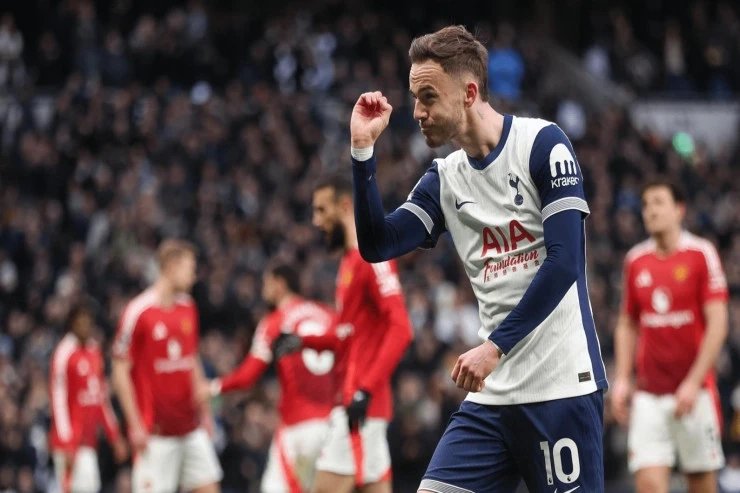 Yunayted səfərdə Tottenhemə uduzdu