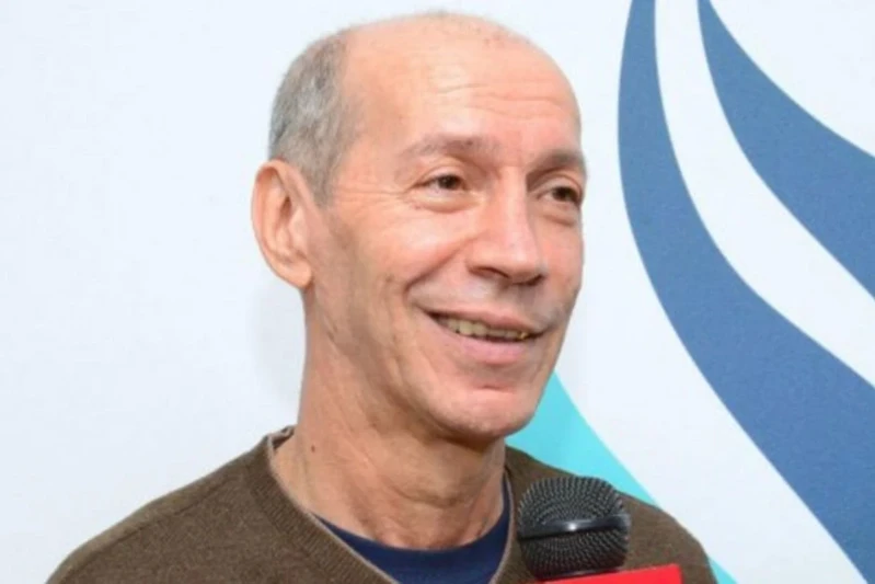 Adil Hüseynzadə: Əsas odur ki, onlar Azərbaycan bayrağını qaldırırlar, onları bərabər sevirəm