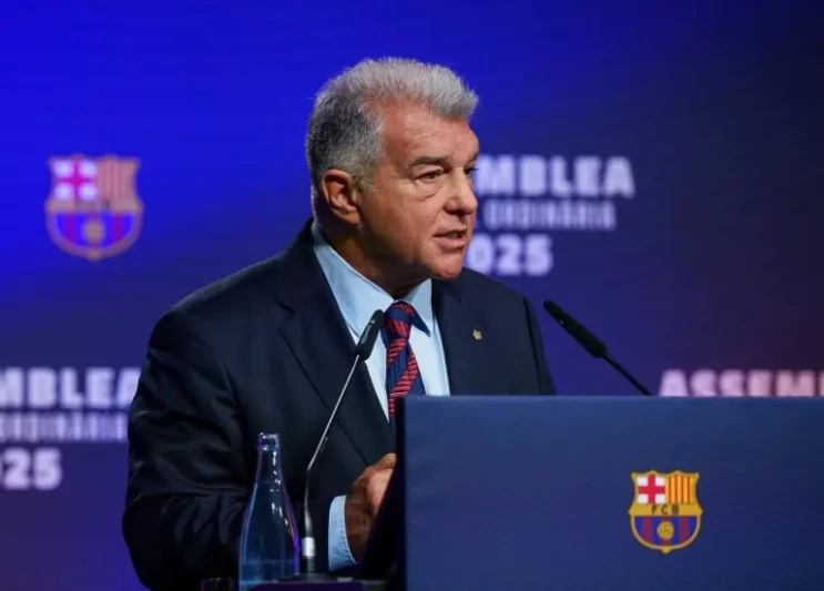 Joan Laporta Barcelona Başkanlığı görevinden istifa etti