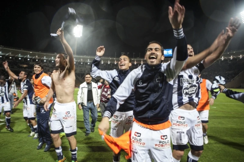 Gesture from Atletico Talleres to fan Valentin who spent money on his family - PHOTO