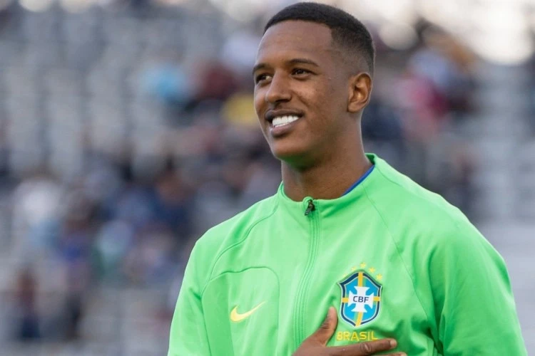 Beşiktaş Robert Renan'ı transfer etmek istiyor