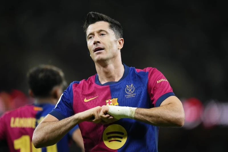 Robert Lewandowski'nin Barcelona'dan ayrılacağı tarih belli oldu