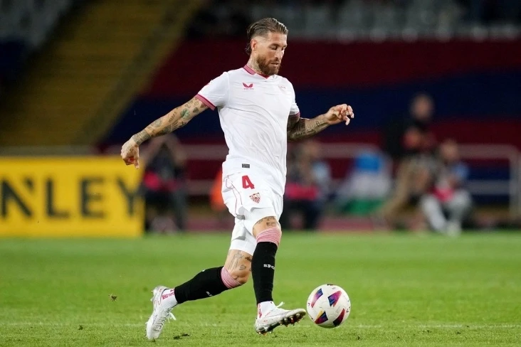 Serxio Ramos Nitsa ilə danışıqlar aparır