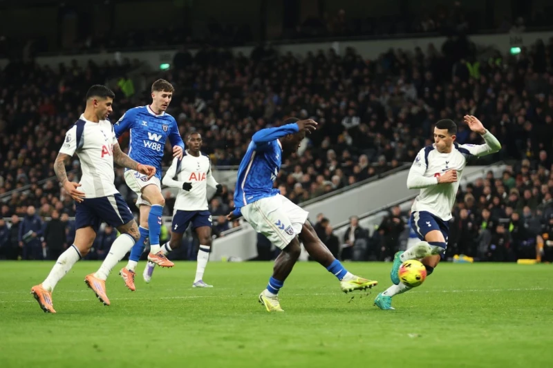 Kudusun zədəsi Tottenhemi yanvarda hücumçu axtarışına vadar edə bilər