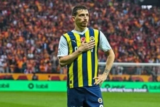 Fənərbaxçanın kapitanı və Qalatasarayın futbolçusu mərc oyunlarına görə saxlanıldı