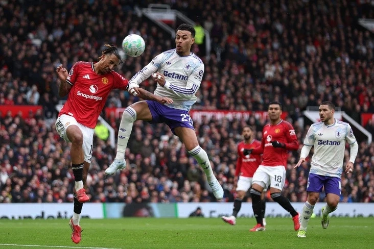 Manchester United Beat Aston Villa to Climb to 3rd Place in the Premier League