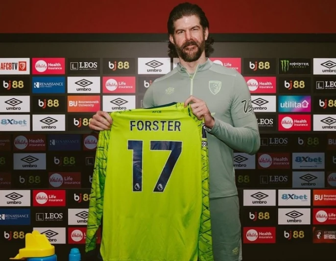 Bornmut 37 yaşlı qapıçı Freyzer Forsterlə müqavilə imzalayıb