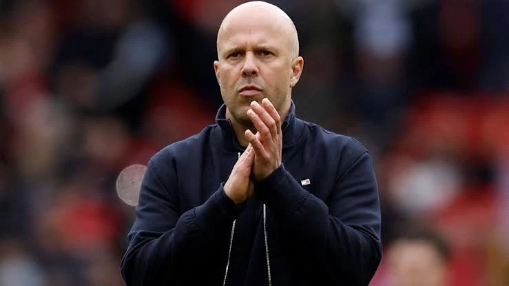 Arne Slot chooses Europe;