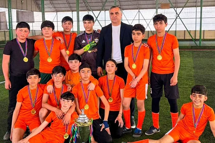 Gəncədə məktəblilər arasında minifutbol turniri başa çatdı: qalib 21 saylı məktəb oldu