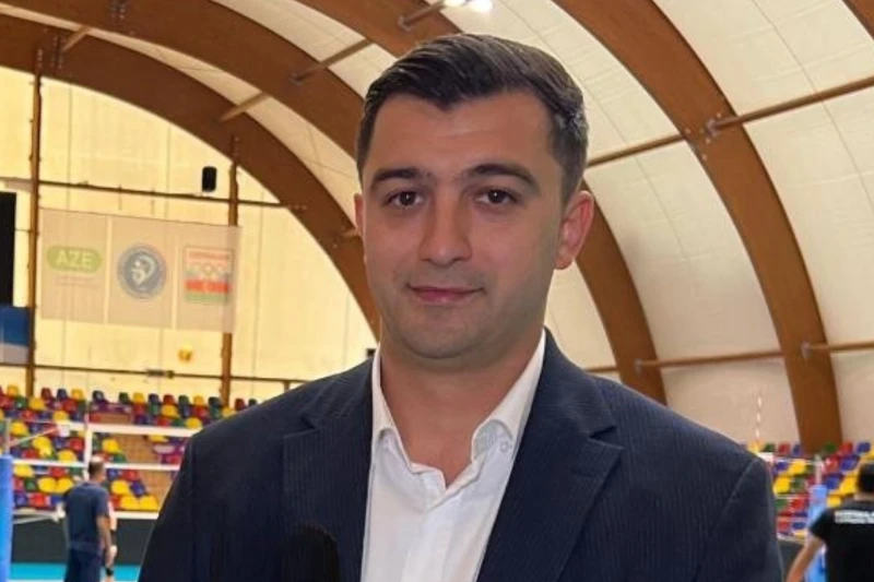 Ramin Əzizov: Qrebennikovun iki vəzifədə olması iki qarpızın bir sinidə olması kimidir