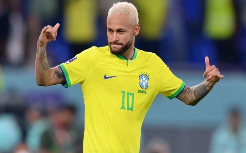 Neymar Pelenin “Santos”da geyindiyi 10 nömrəli formanı alıb