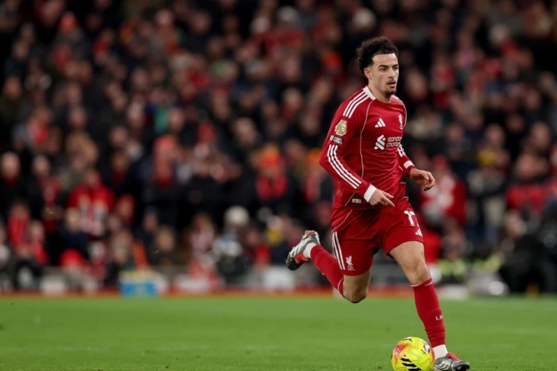 Körtis Cons Liverpuldan ayrıla bilər: Üç Premyer Liqa klubu maraqlı