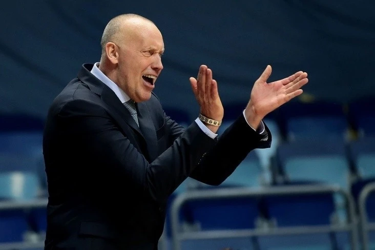 Kurtinaitis, Adetokunbo'nun Petroviç, Galis ve Schmidt ile karşılaştırılması hakkında konuştu
