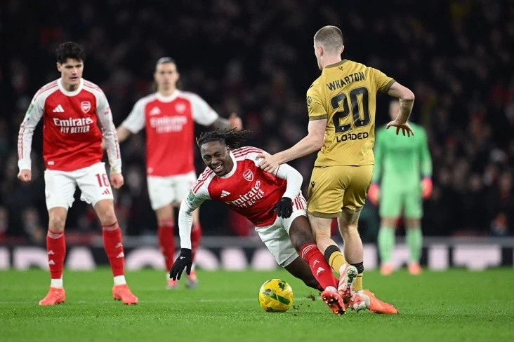 Arsenal defeats Crystal Palace on penalties to reach the League Cup semi-finals