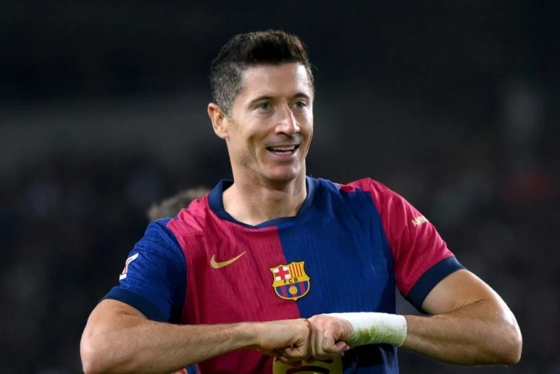 Barcelona considers options to replace Lewandowski