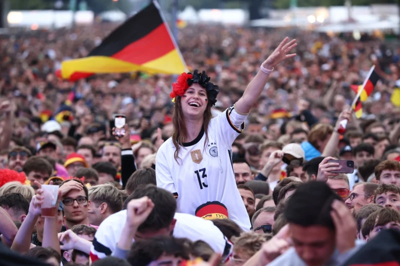 Almaniya millisinin azarkeşləri ilə bağlı yeni qərarı