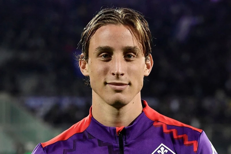 Xəstəxanada müalicə alan Fiorentinalı futbolçunun SON DURUMU