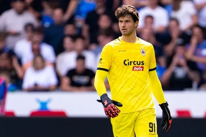 Manchester United, Senne Lammens'in transferi konusunda Antwerp ile anlaştı