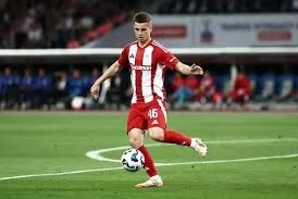 Manchester United offers 28 million euros for Olympiacos's 18-year-old midfielder