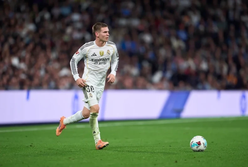 Tottenhem və Brayton Realın futbolçusu Mastantuono ilə maraqlanır