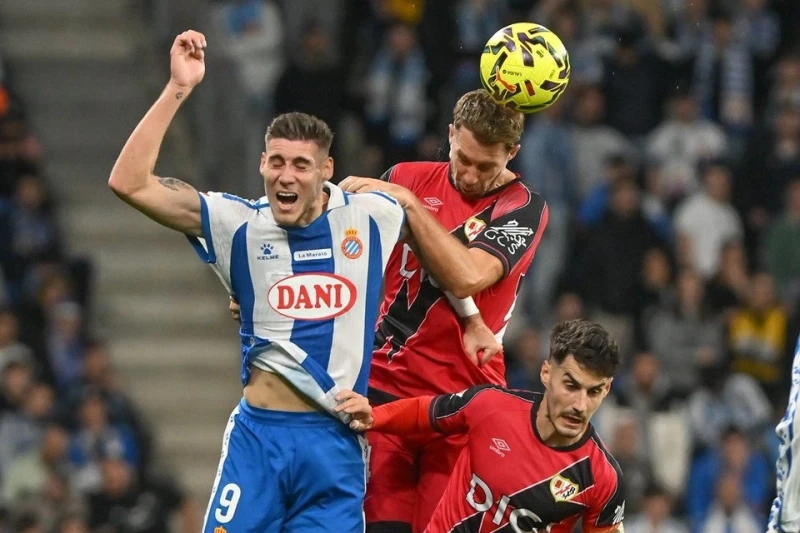Espanyol Rayo Valyekanonu minimal hesabla məğlub etdi, Lopes qırmızı vərəqə aldı