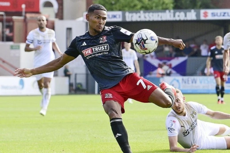 Manchester United academy graduate Demetri Mitchell becomes victim of theft