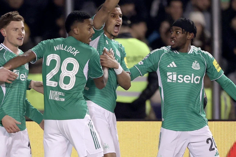 Manchester United targets Newcastle defender who scored against Qarabag