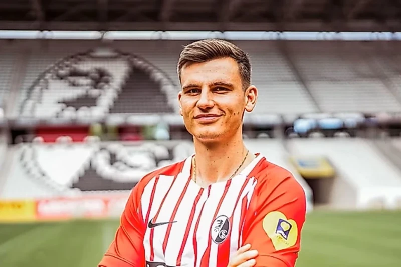 Yannik Engelhardt 'Freiburg'a döndü