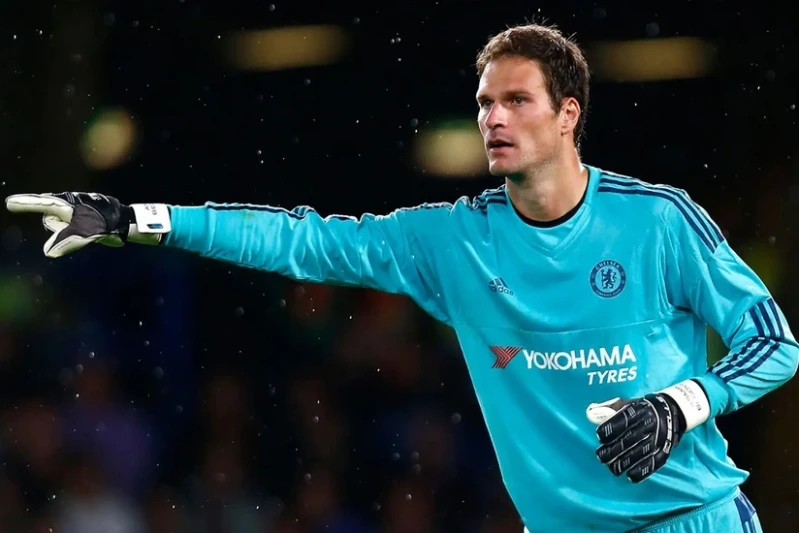 Asmir Beqoviç: Qarabağın Çelsi ilə oyunu, ÇL-də şansları və Liverpula səfər arzusu Asmir Beqoviç: Qarabağın Çelsi ilə oyunu, ÇL-də şansları və Liverpula səfər arzusu