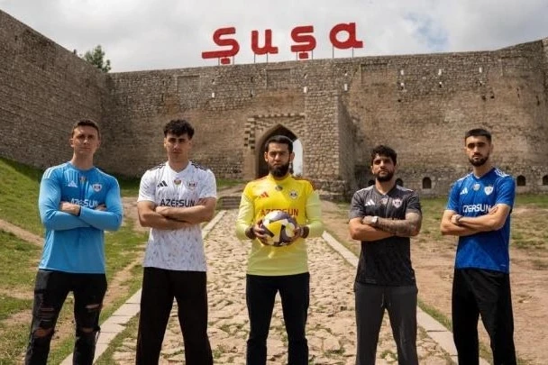 Qarabağ 2025/26 m&ouml;vs&uuml;m&uuml; formalarını Şuşada təqdim etdi