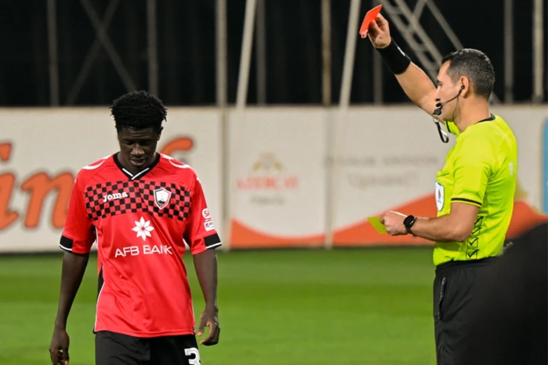 Prens Ovu'nun kırmızı kartı, Premier Lig'de 17 yıllık bir anti-rekor kırdı