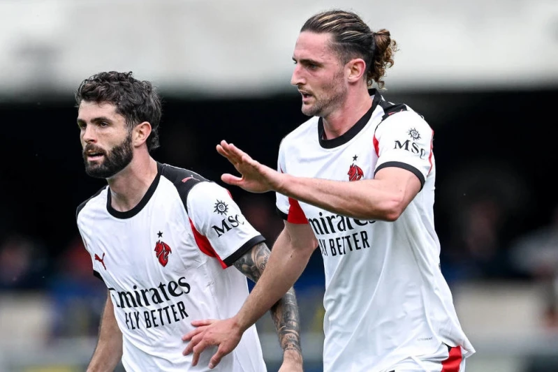 Milan Verona üzərində qələbə qazanaraq, İtaliya A Seriyasında ikinci yerə yüksəldi