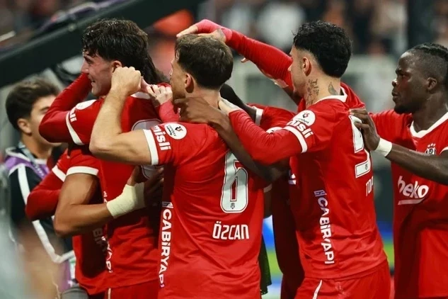 Trabzonspor 4-3 Rize, Beşiktaş 2-0 Başakşehir: Türkiyə Super Liqası