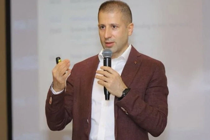 Çingiz Mehdiyev'in ülke dışına çıkış yasağı devam ediyor