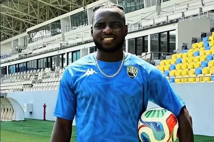 „Kəpəz“ nigeriyalı cinah yarımmüdafiəçisini transfer edib