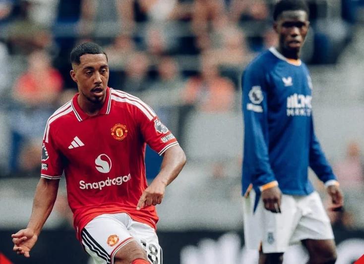 Manchester United, Sabahın qarşılaşmasından öncə Evertonla 2-2 nəticə ilə heç-heçə etdi