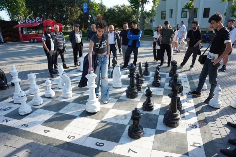 Sports Entertainment on Baku Boulevard: Photo Report