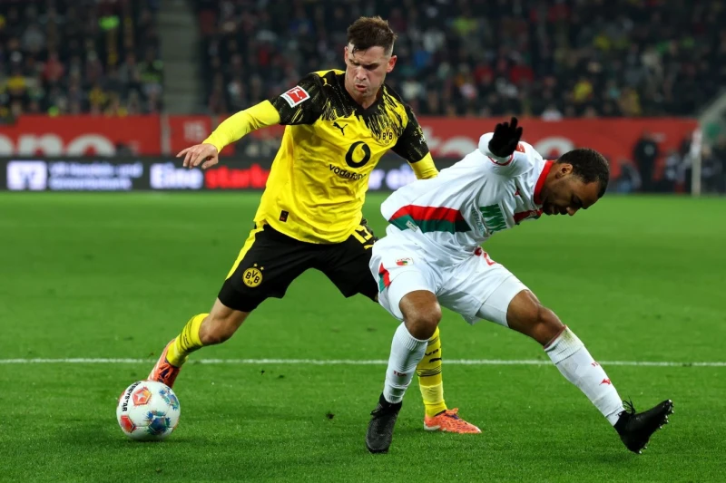 Дортмундская Боруссия одержала минимальную победу над Аугсбургом Дортмундская Боруссия одержала минимальную победу над Аугсбургом