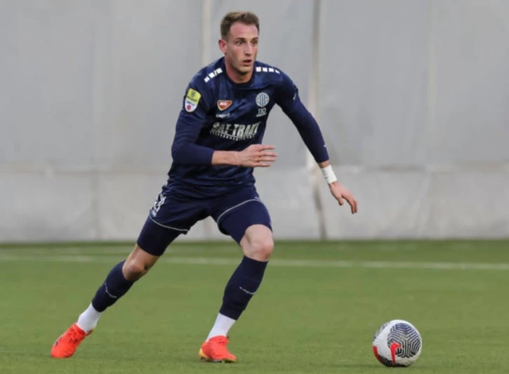 Serbian footballer Nikola Kuveljić may continue his career in Azerbaijan