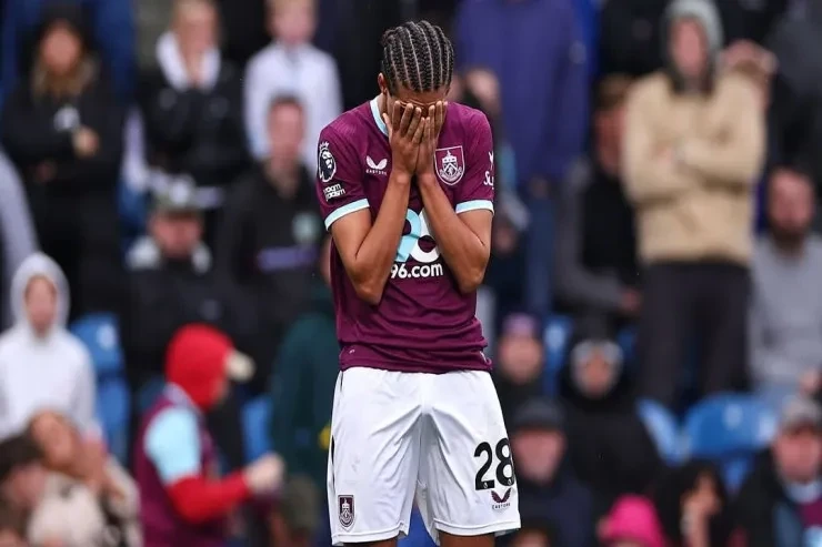 Hannibal Mejibri azarkeşə t&uuml;p&uuml;rd&uuml;y&uuml;n&uuml;ə görə 4 oyunluq diskvalifikasiya edildi