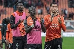 Loryan Lansı məğlub etdi, Anje Nitsaya uduzdu