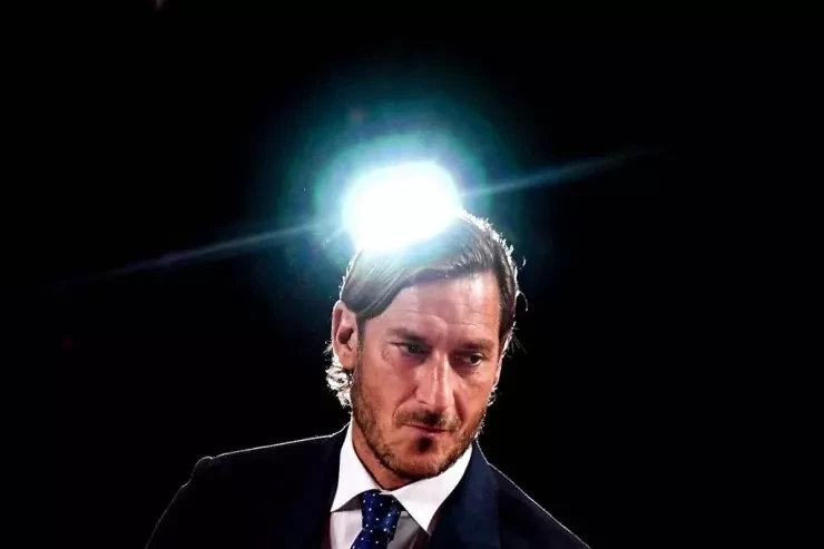 Totti Romaya direktor kimi qayıdışını müzakirə edir