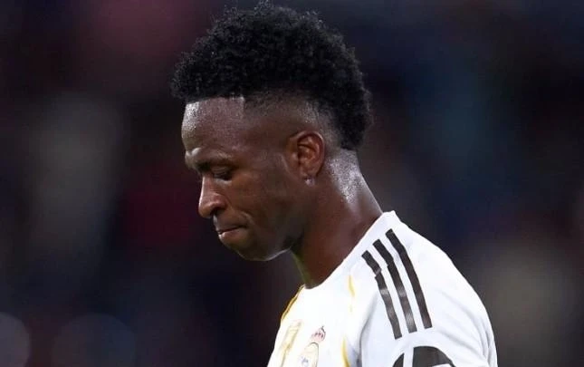 Real azarkeşləri Vinisiusun gedişini dəstəkləyir