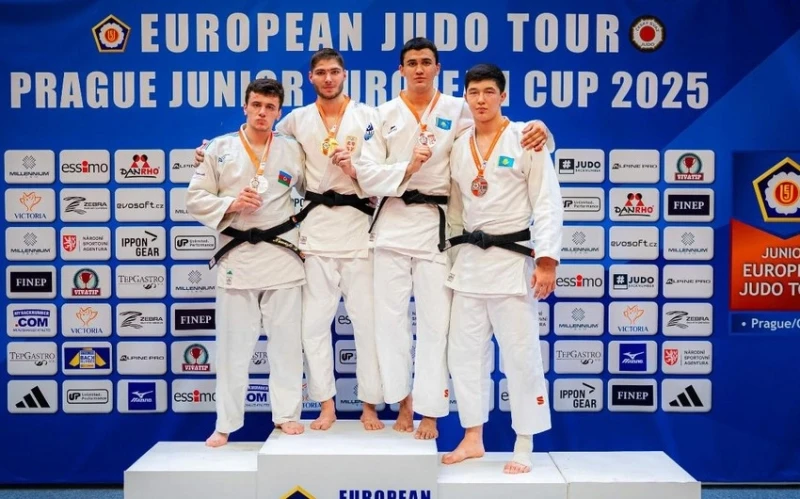 Davud Namazlı Praqa Avropa Kubokunda gümüş medal qazanıb