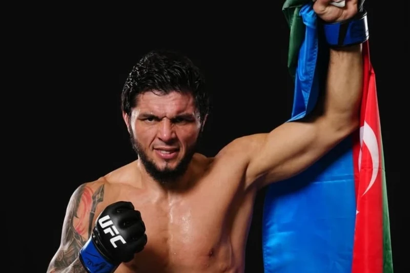 Tofiq Musayev UFC-də parlaq qələbəsindən sonra Azərbaycana qayıdıb